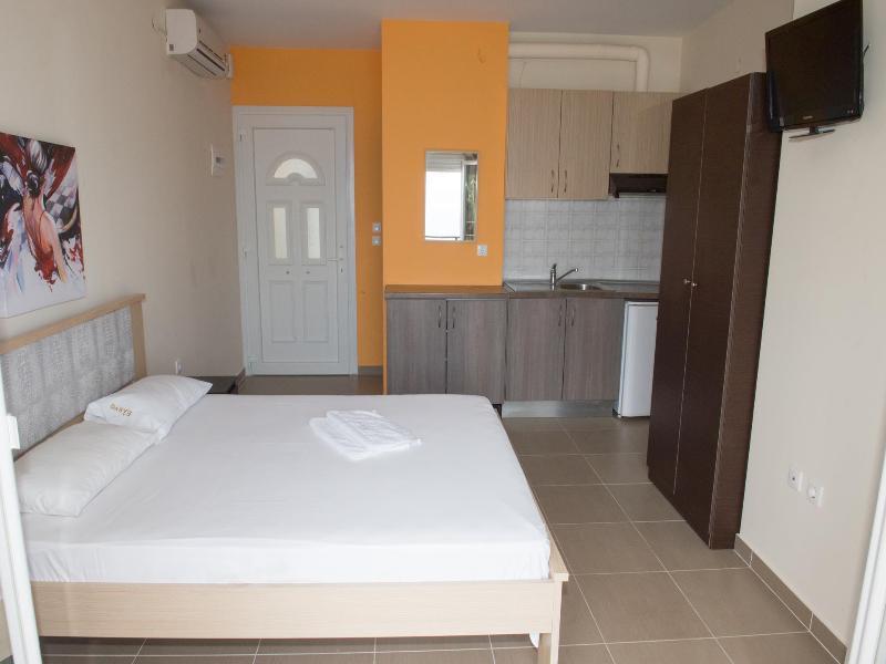 Rooms Elena Νέα Ποτίδαια Εξωτερικό φωτογραφία