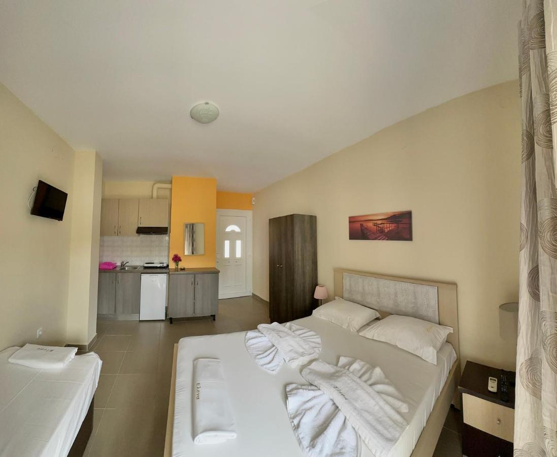 Rooms Elena Νέα Ποτίδαια Εξωτερικό φωτογραφία
